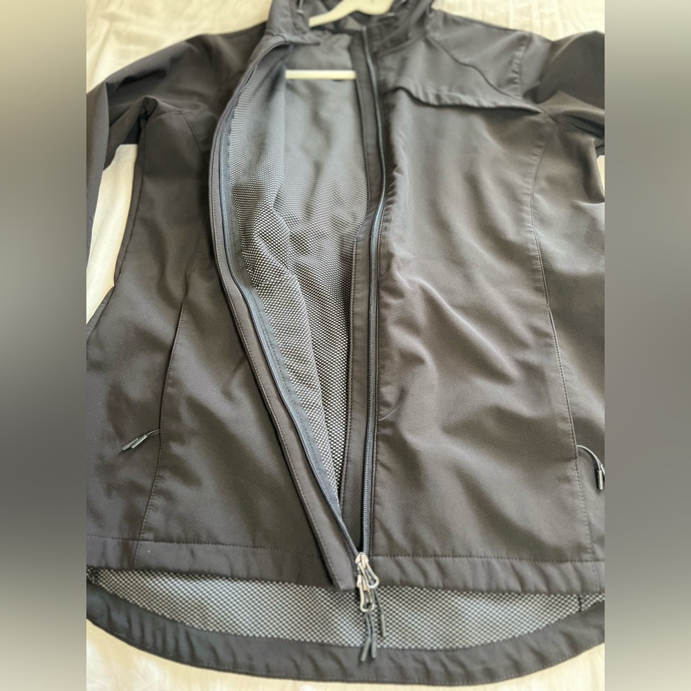 New Balance women’s. Black and Gray Patterned Jacket Size XL - Picture 8 of 10